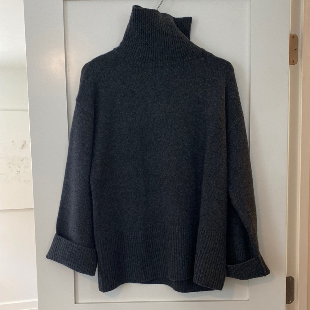 H&M Cashmere Blend Dark Charcoal Gray Turtleneck Sweater
